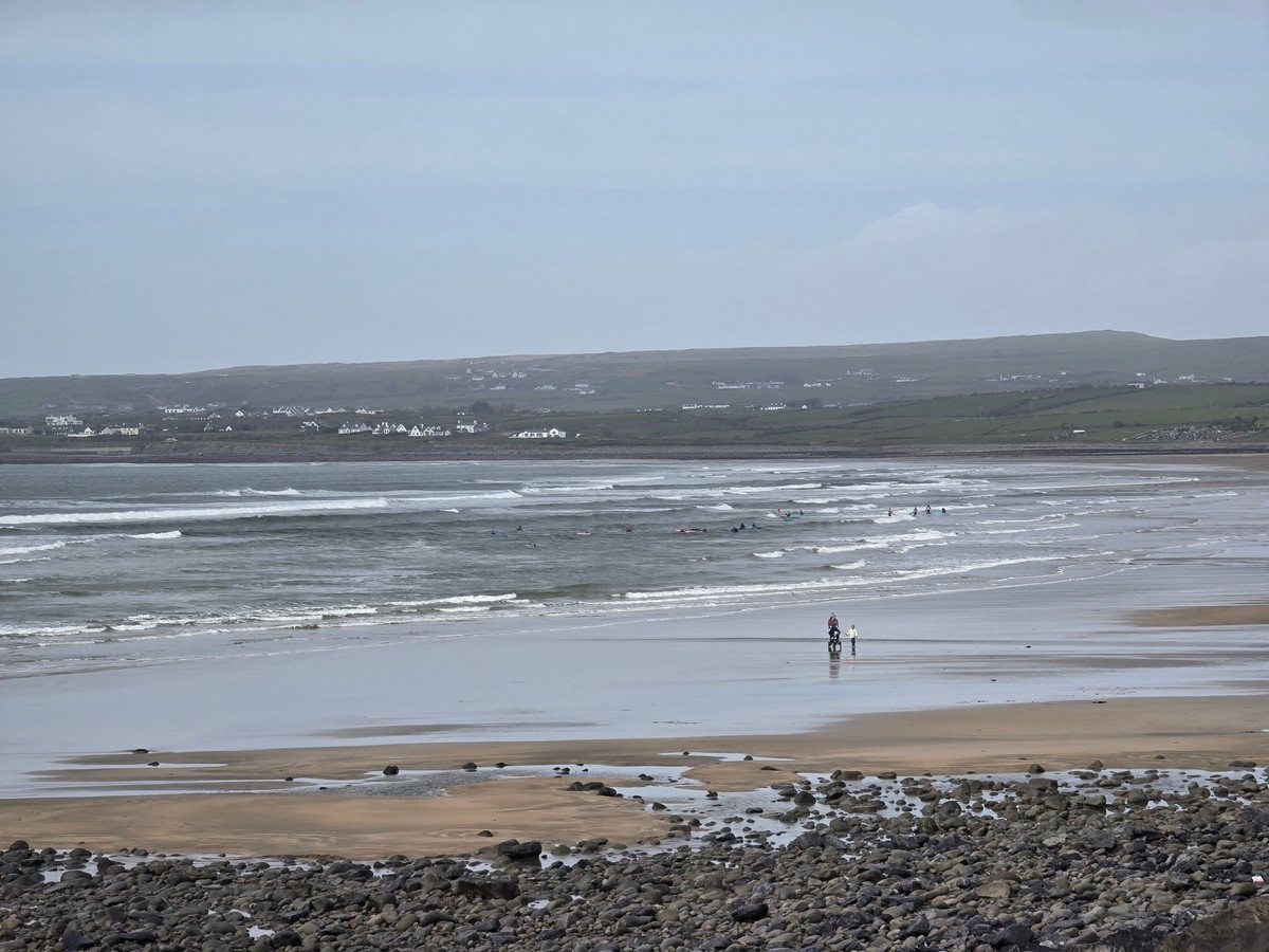 2 to 3ft with a light cross to onshore breeze, 6kts NW. 